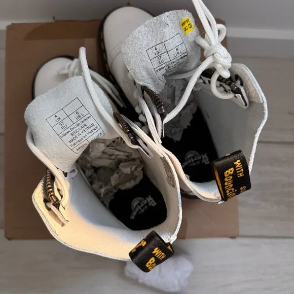 Dr. Martens Sinclair Platform Bootie (white) - Picture 9 of 9